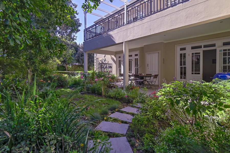 6 Bedroom Property for Sale in Constantia Western Cape